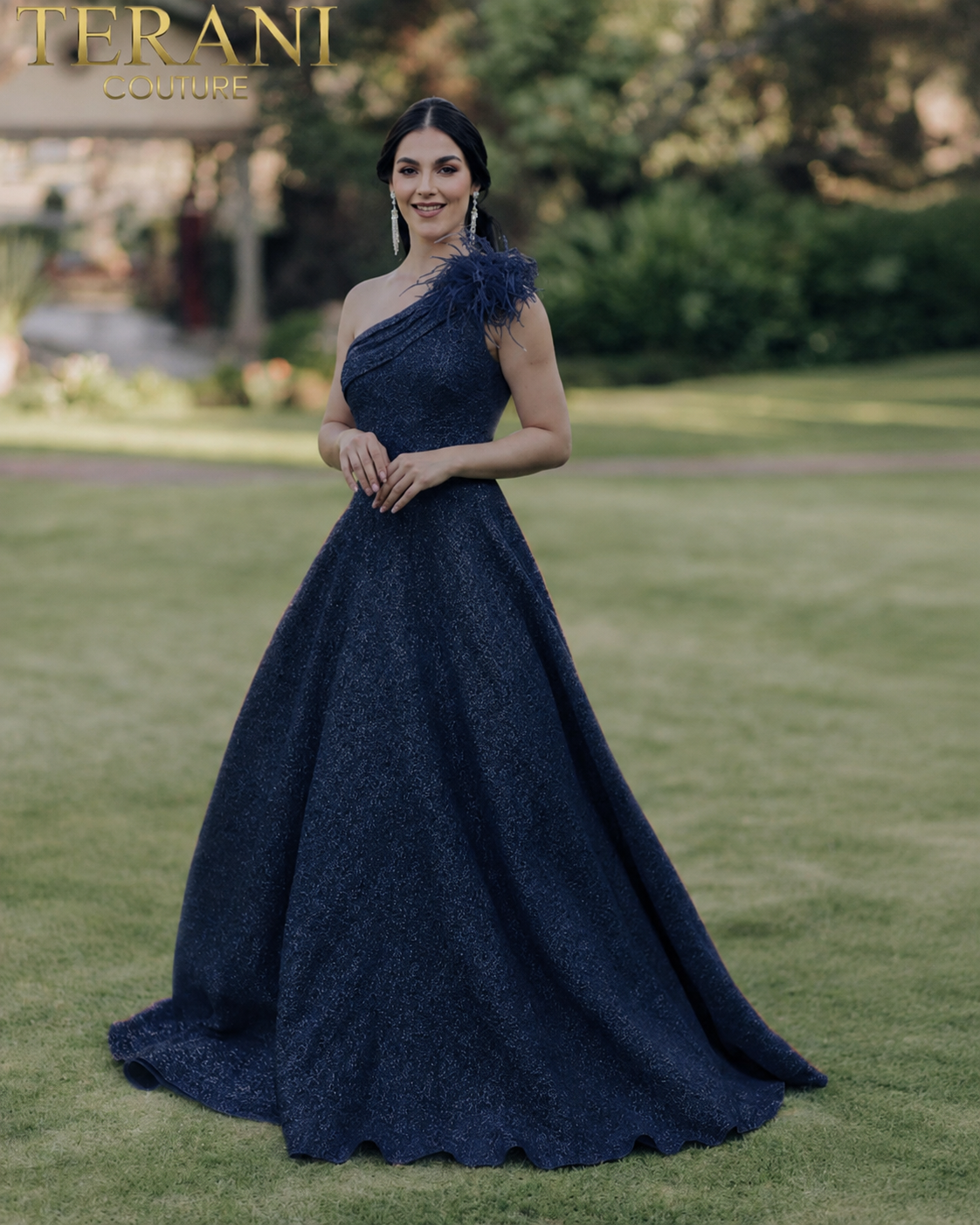 Terani Couture Black Ball Gown Size 10 One Shoulder Feather Detail Floor Length
